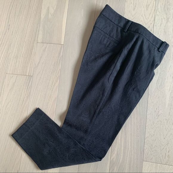 Ann Taylor Black Damask Brocade Style Cropped Pant Size 6 - Picture 2 of 11